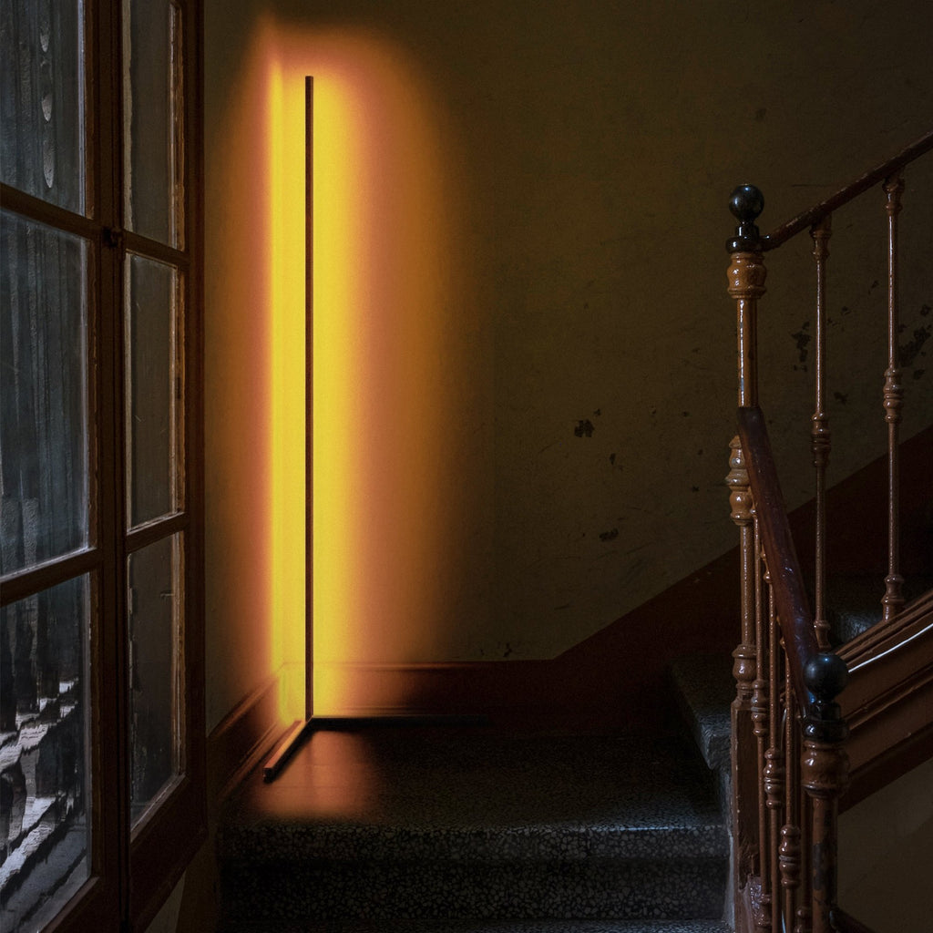 LEUPP Corner Floor Lamp